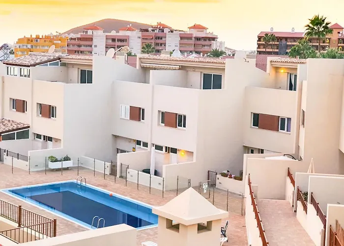 Townhouse Corales, 4-bedroom فيلة