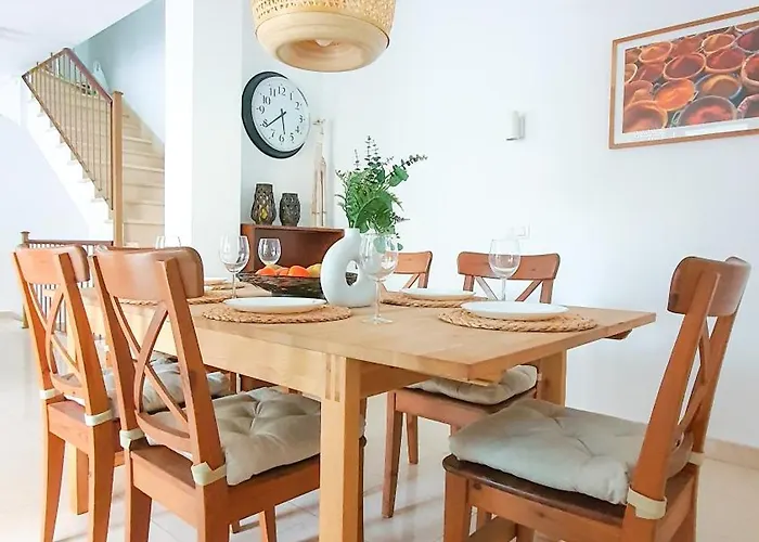 Townhouse Corales, 4-bedroom فيلة لوس كريستيانوس