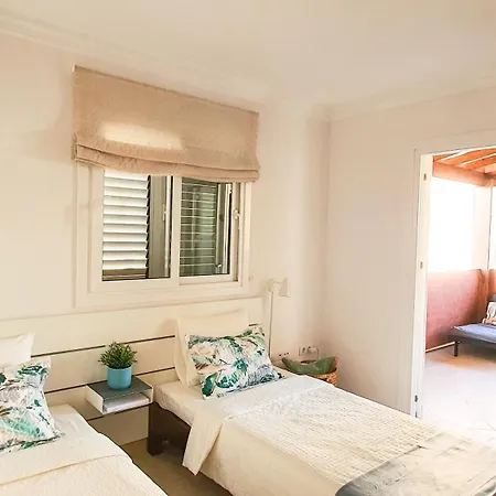 4-bedroom Corales With Jacuzzi, Garden, Close To Everything Los Cristianos (Tenerife)