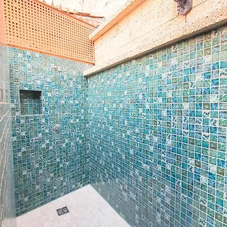 4-bedroom Corales With Jacuzzi, Garden, Close To Everything Villa *