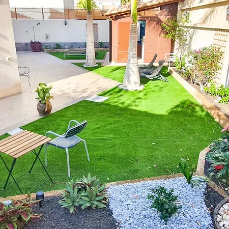 4-bedroom Corales With Jacuzzi, Garden, Close To Everything